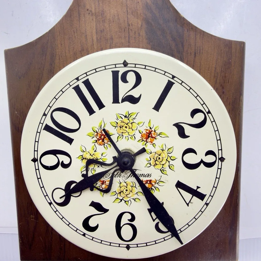 Vintage Seth Thomas MCM Retro 60s 70s Butcher Block Kitchen Wall Clock